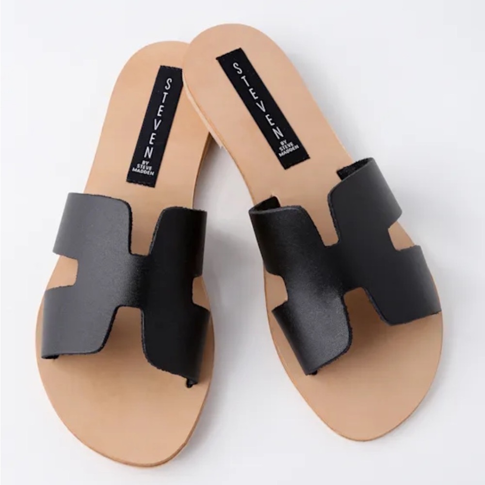 NWOT Steve Madden Greece Sandal